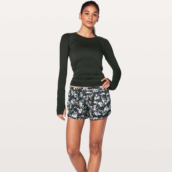 Lululemon Hotty Hot Short II Long 4"
Spring Bloom Multi / Black - Picture 1 of 8